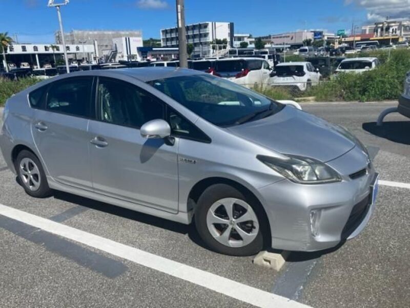TOYOTA PRIUS