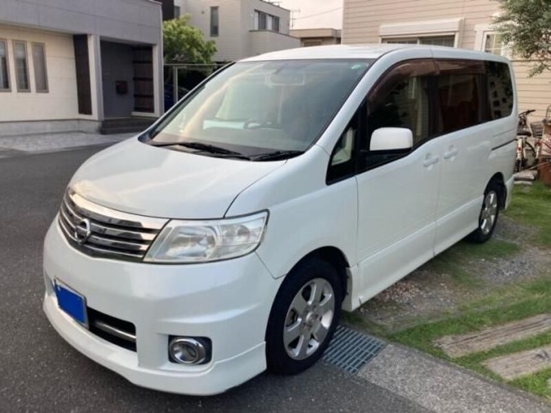 NISSAN SERENA