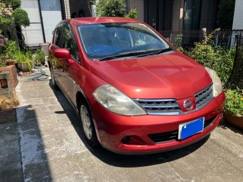 NISSAN TIIDA