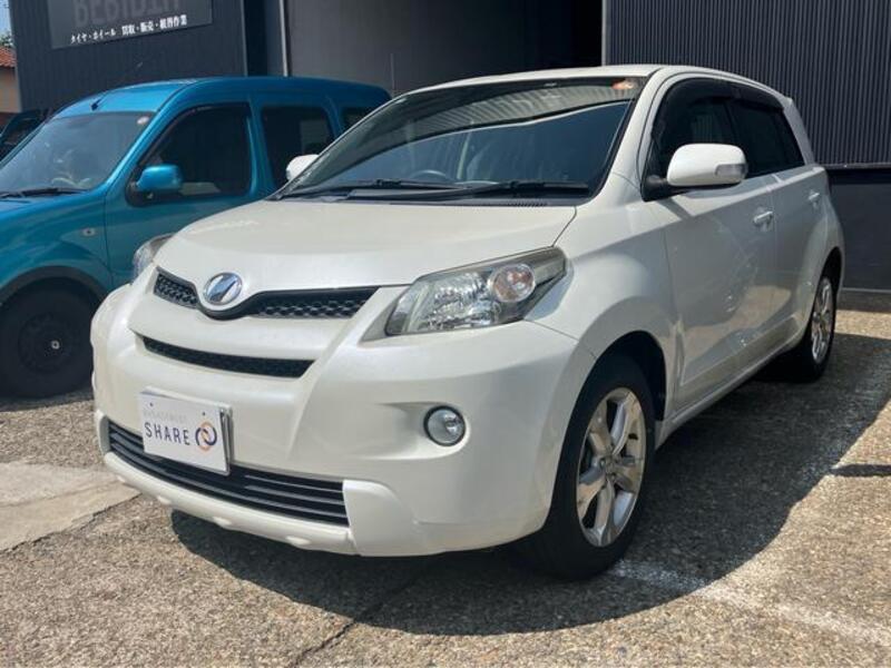 TOYOTA IST