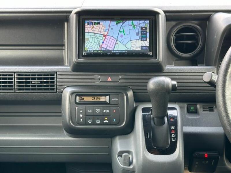 N-VAN