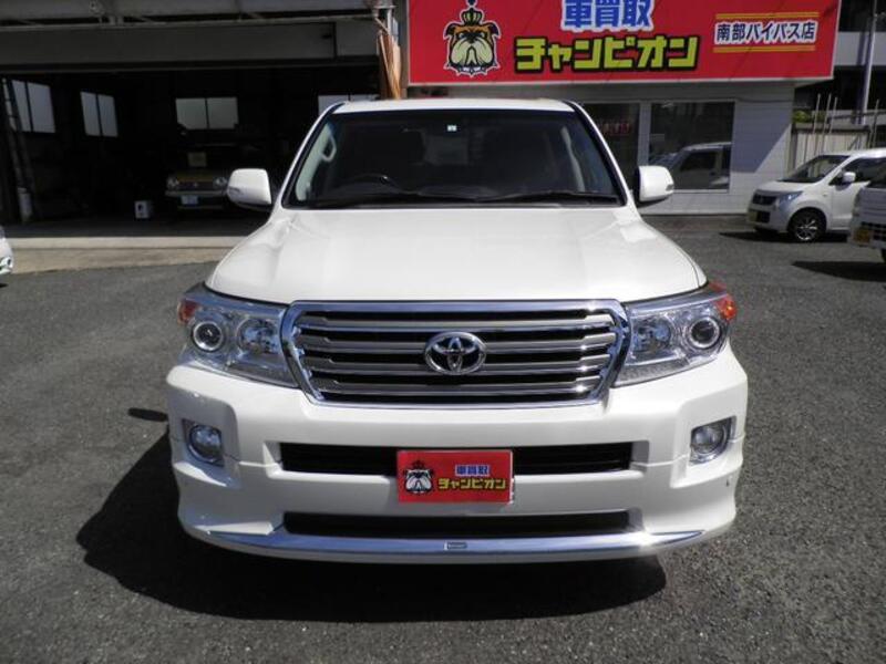 LAND CRUISER