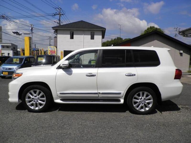 LAND CRUISER