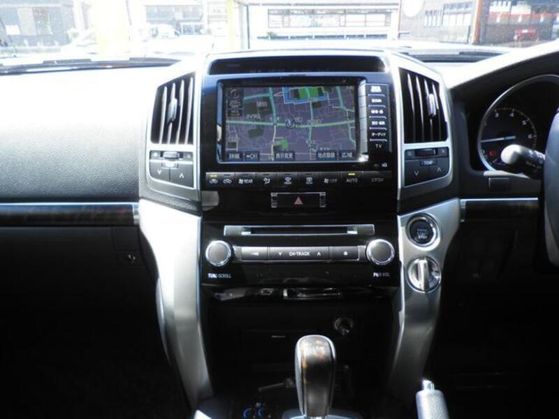 LAND CRUISER