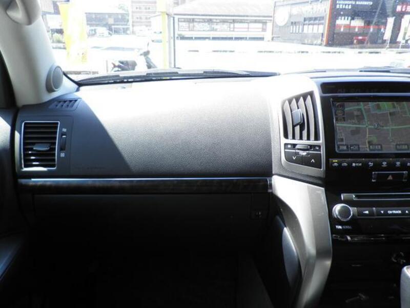 LAND CRUISER