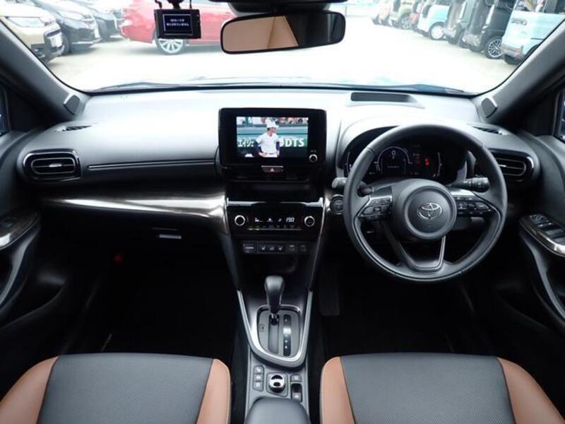 YARIS CROSS