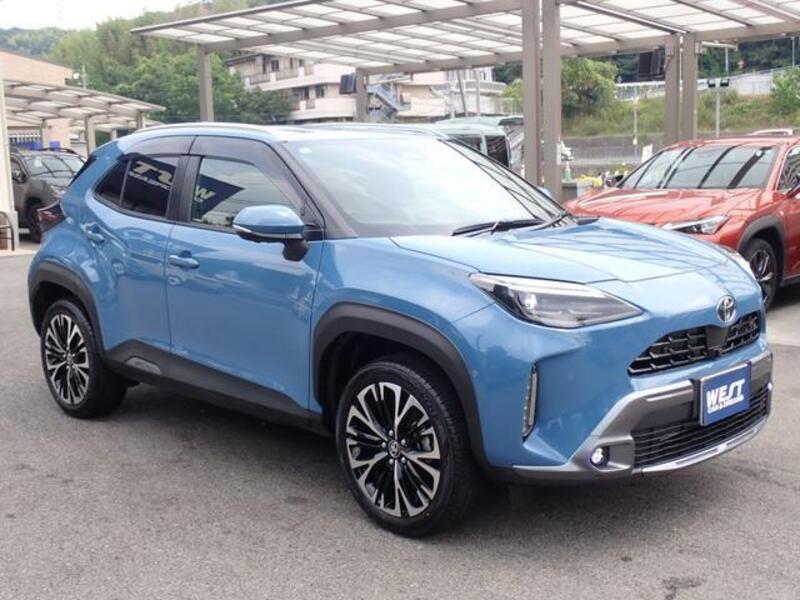YARIS CROSS