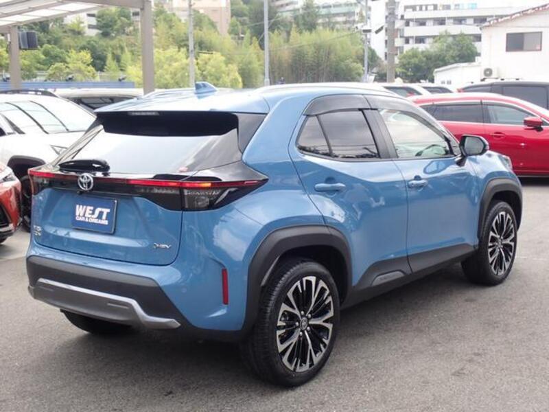 YARIS CROSS