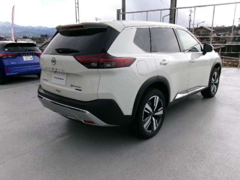 X-TRAIL