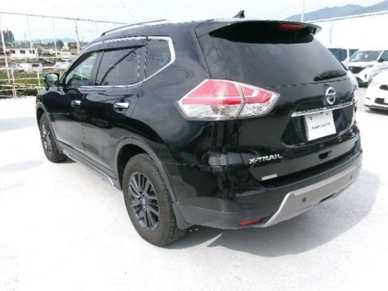 X-TRAIL