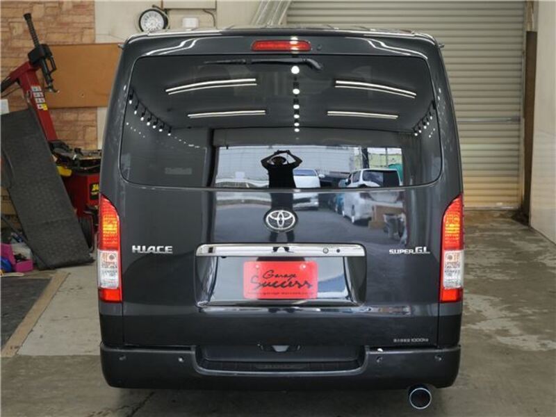 HIACE VAN