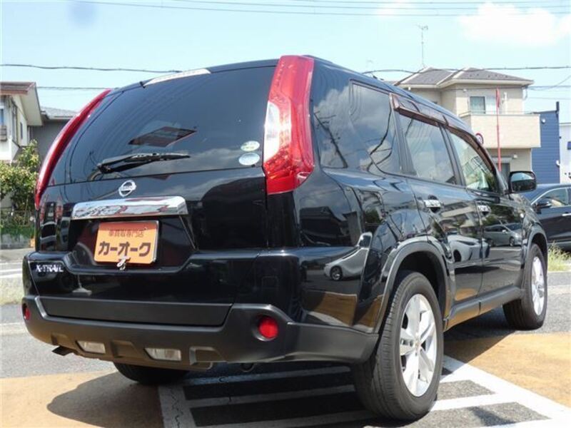 X-TRAIL