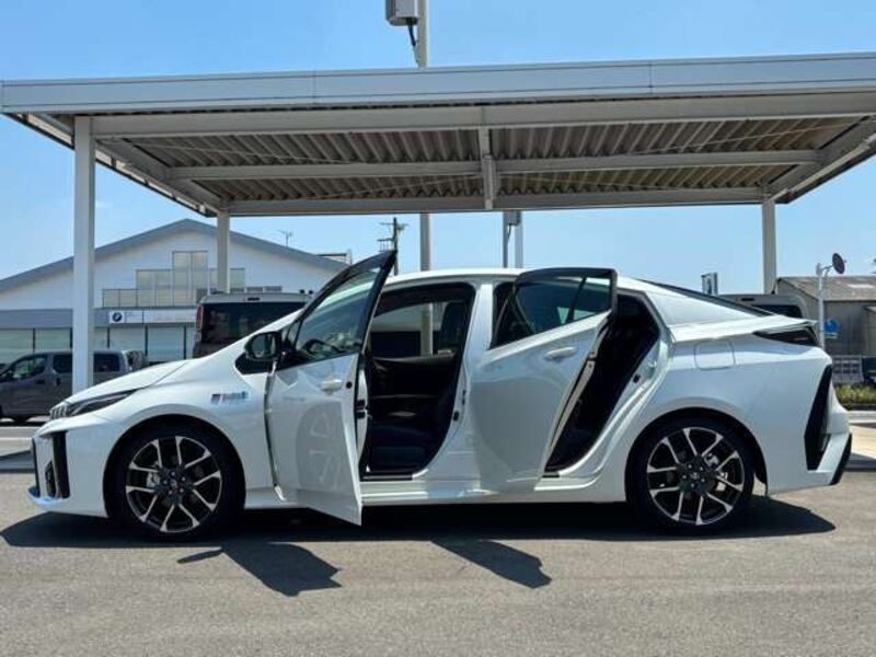 PRIUS PHV
