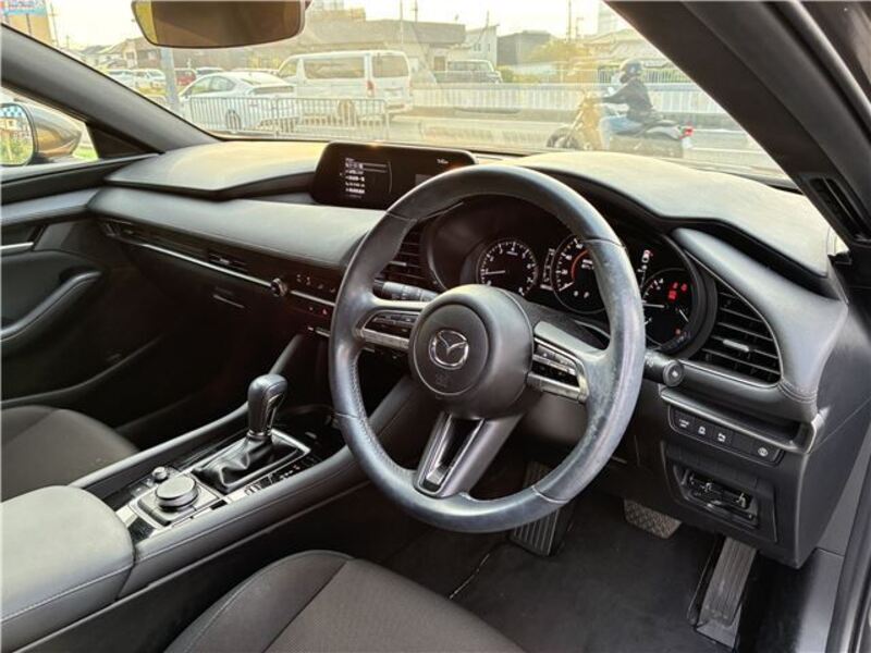 MAZDA3