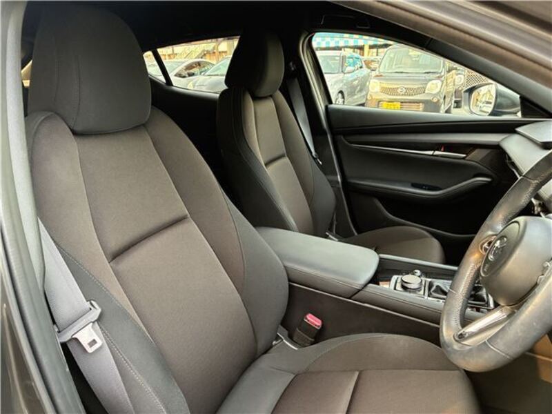 MAZDA3
