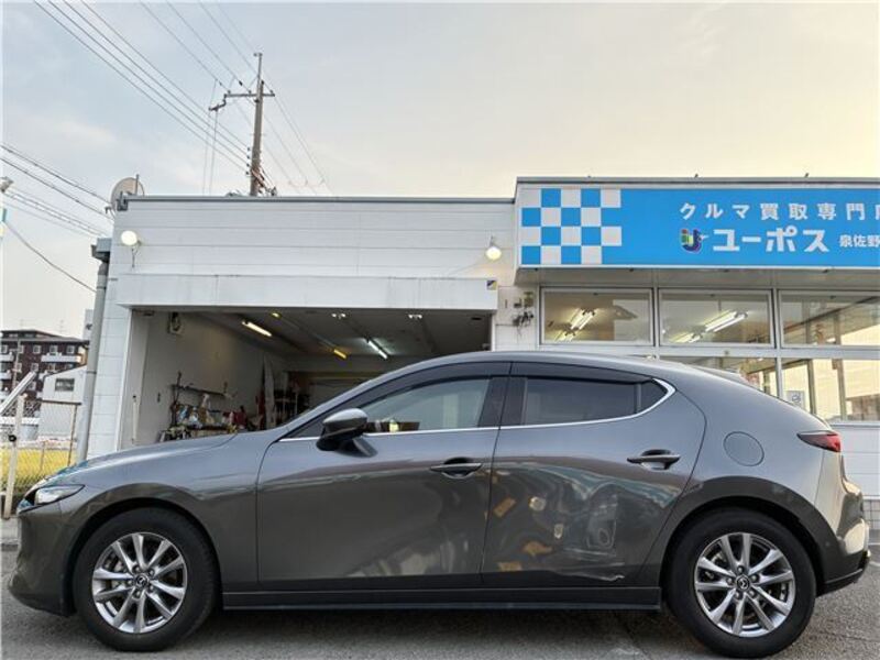 MAZDA3