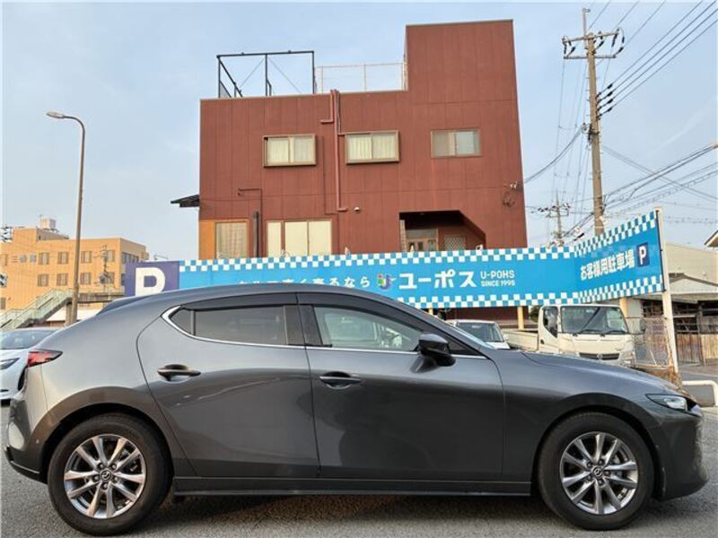 MAZDA3