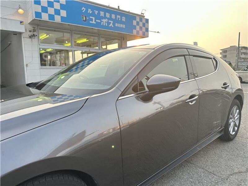 MAZDA3