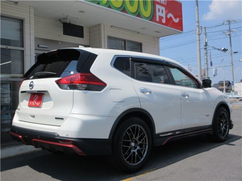 X-TRAIL