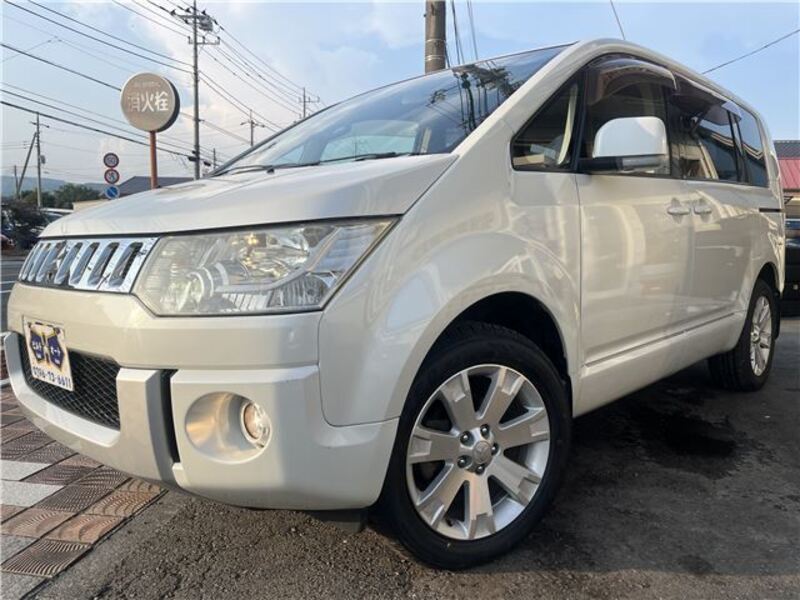 MITSUBISHI DELICA D5