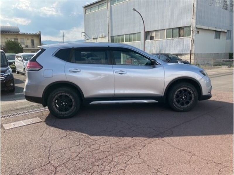 X-TRAIL