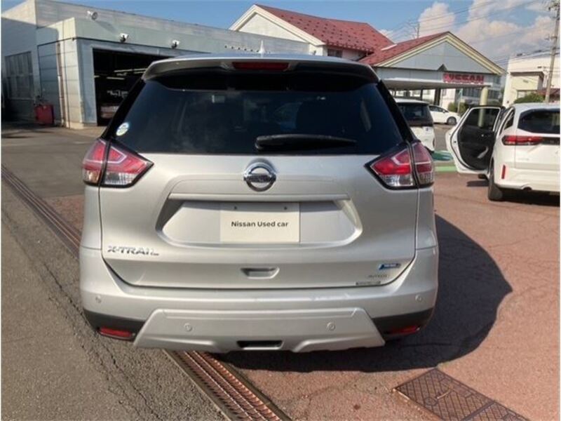 X-TRAIL