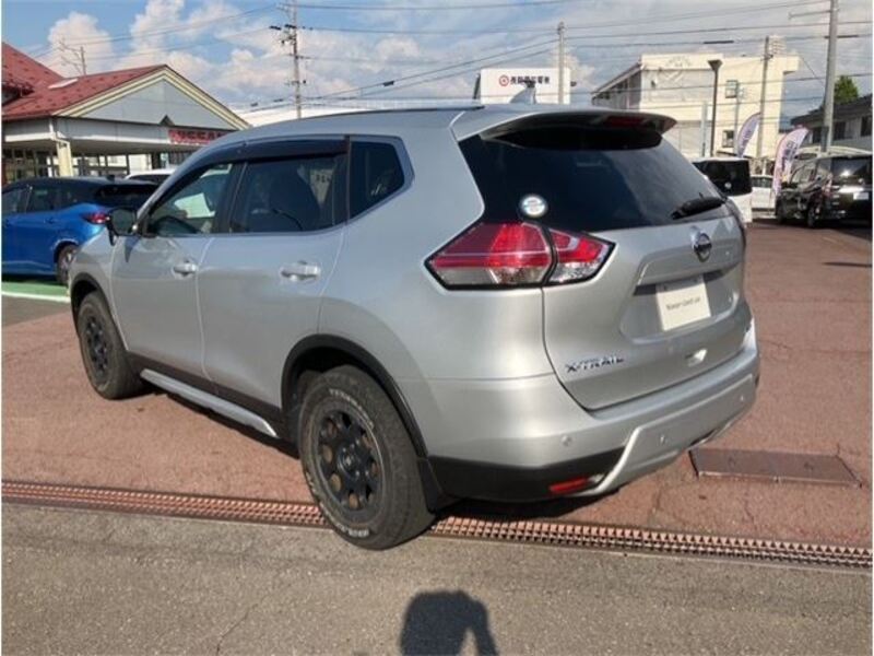 X-TRAIL