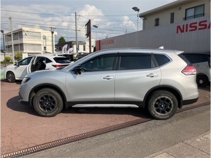X-TRAIL
