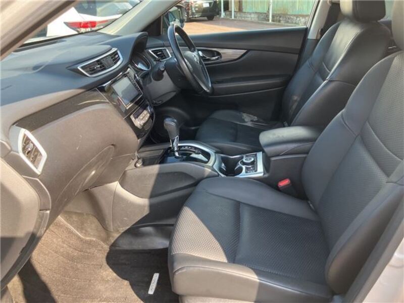 X-TRAIL
