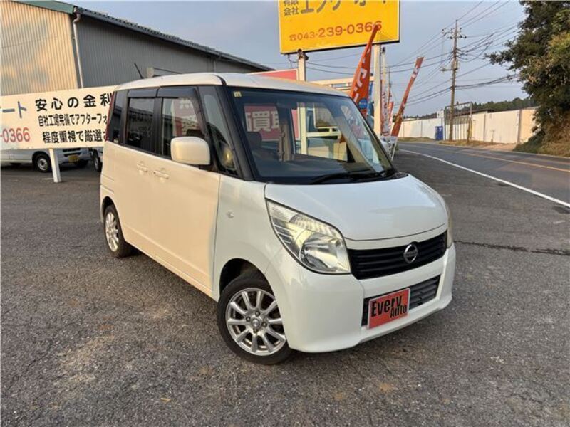 NISSAN ROOX