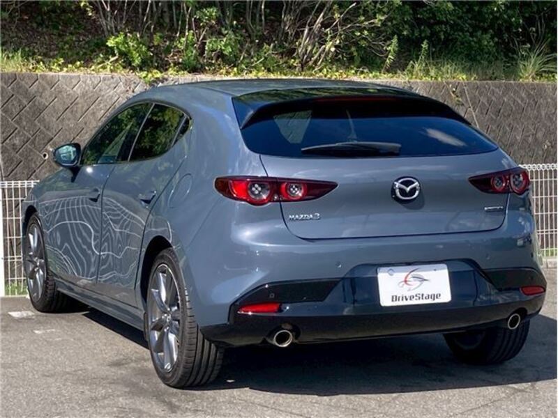 MAZDA3