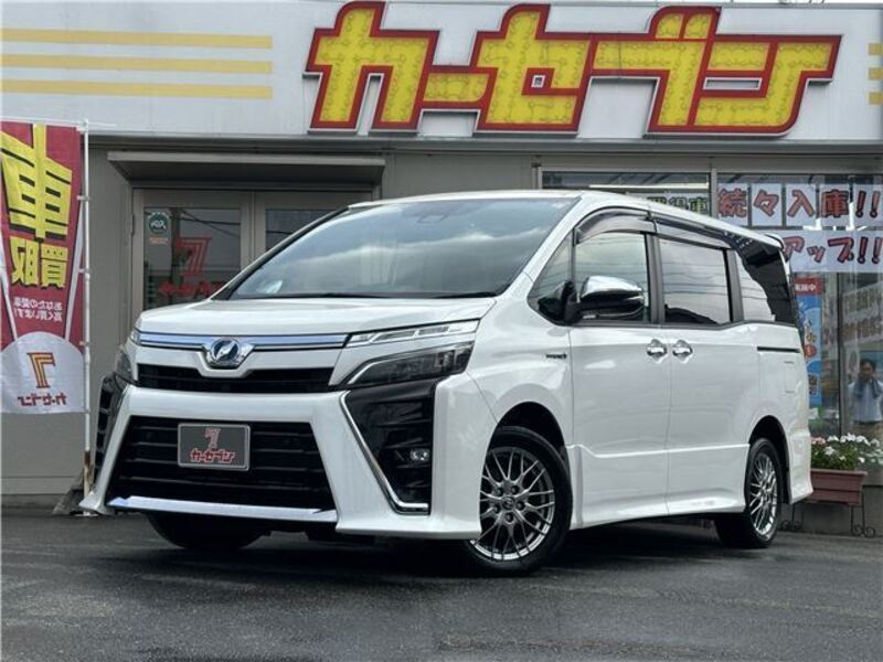 TOYOTA VOXY
