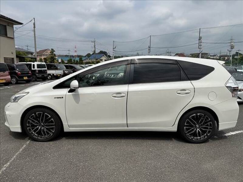 PRIUS ALPHA