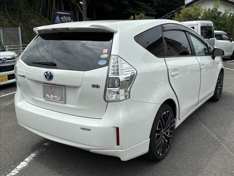 PRIUS ALPHA