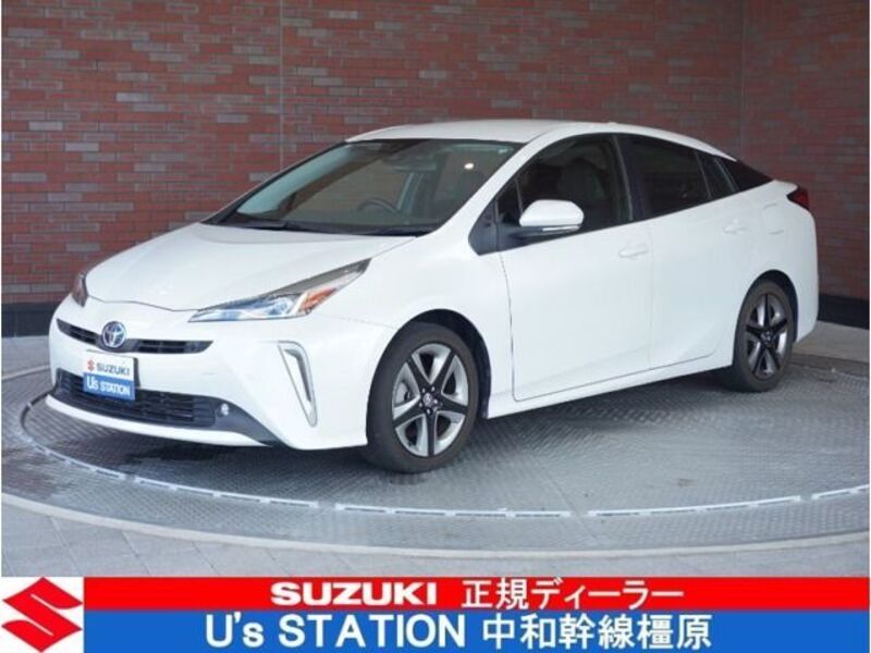 TOYOTA PRIUS