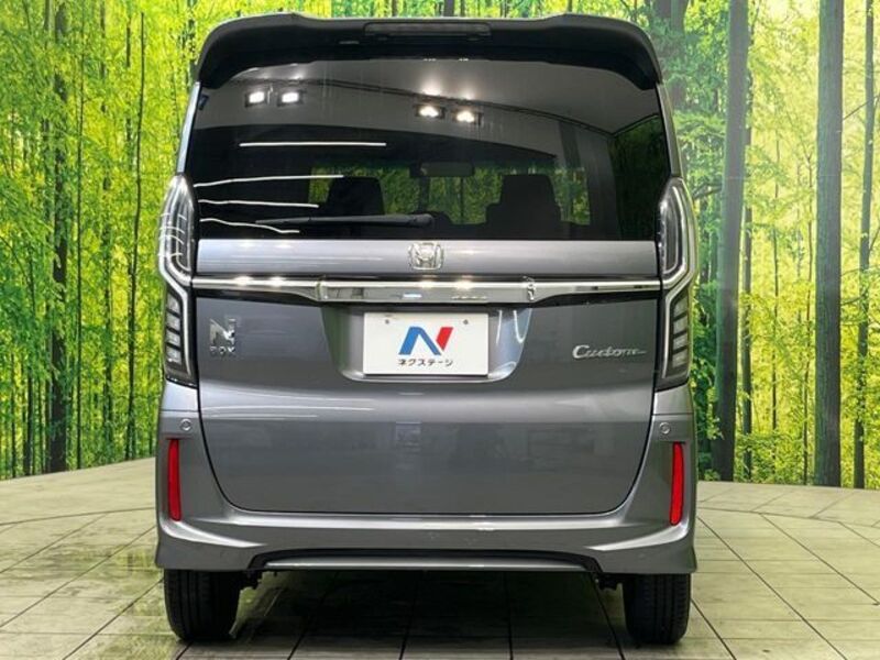 N BOX CUSTOM