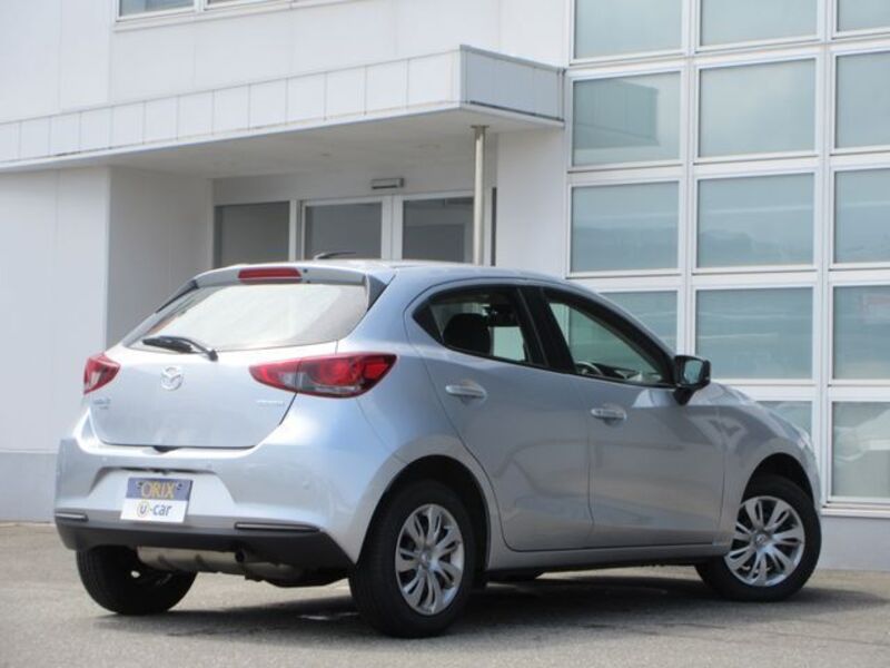 MAZDA2
