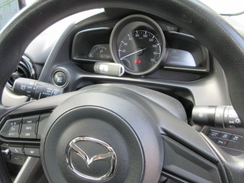 MAZDA2