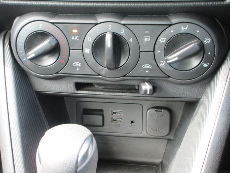 MAZDA2