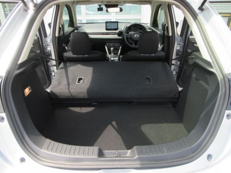 MAZDA2