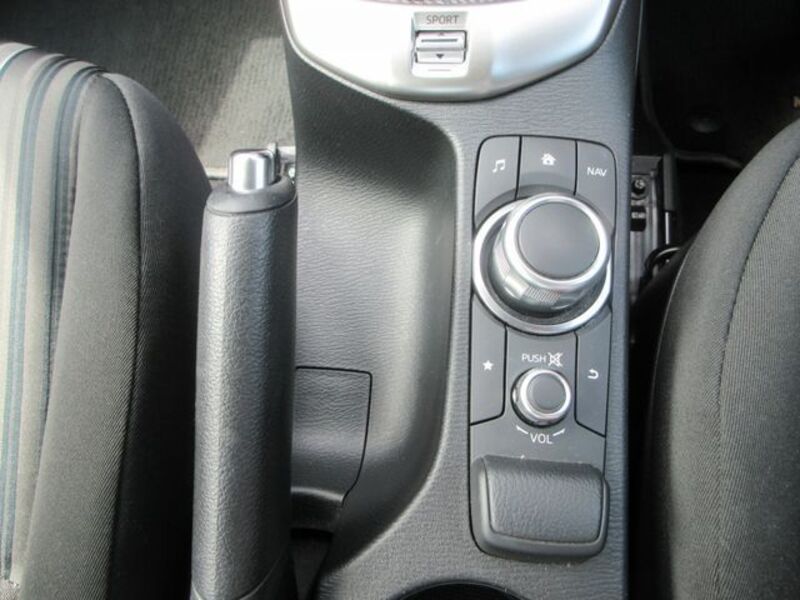 MAZDA2