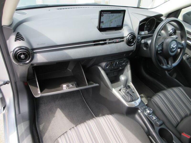 MAZDA2