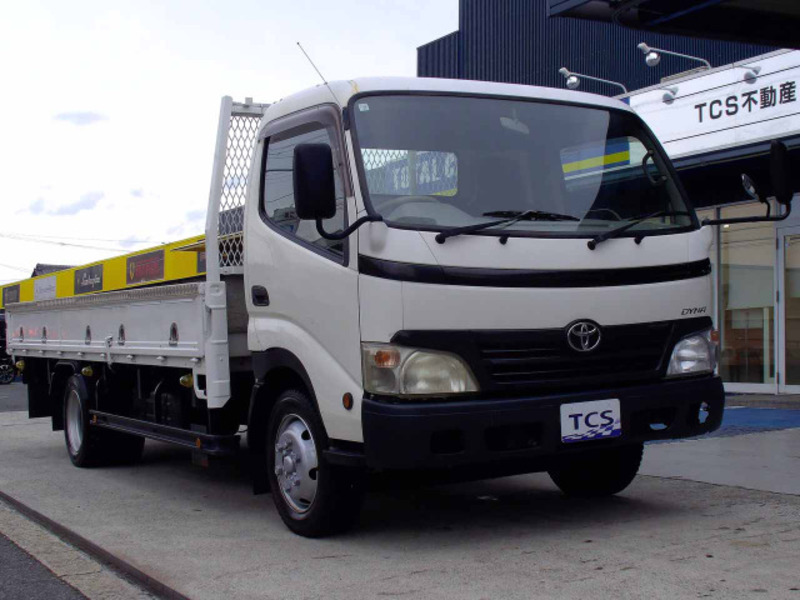 TOYOTA DYNA
