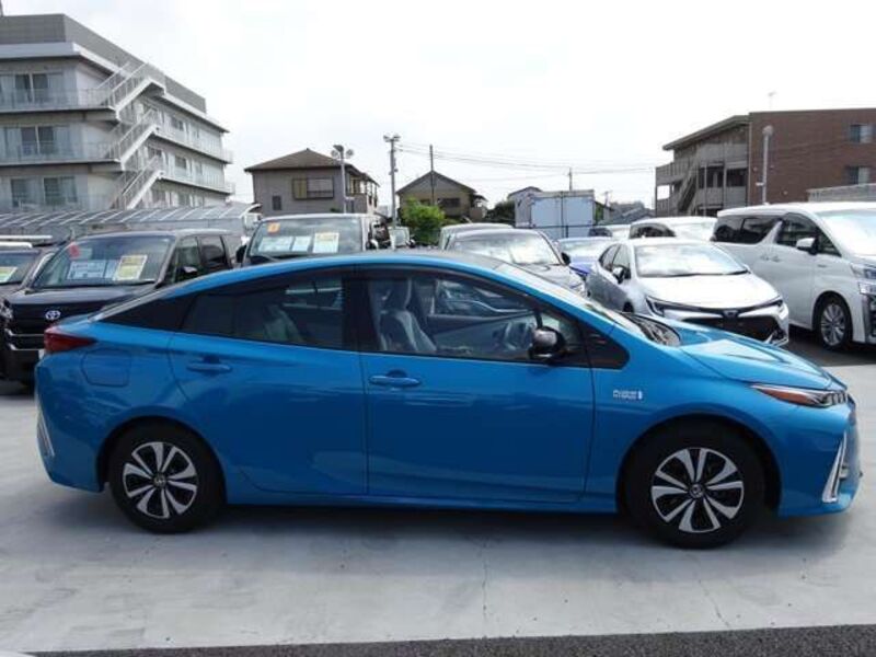 PRIUS PHV