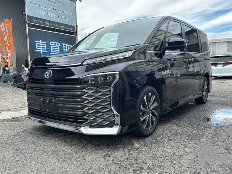 TOYOTA VOXY