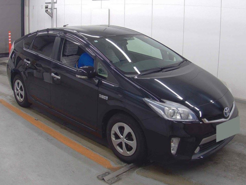 TOYOTA PRIUS PHV