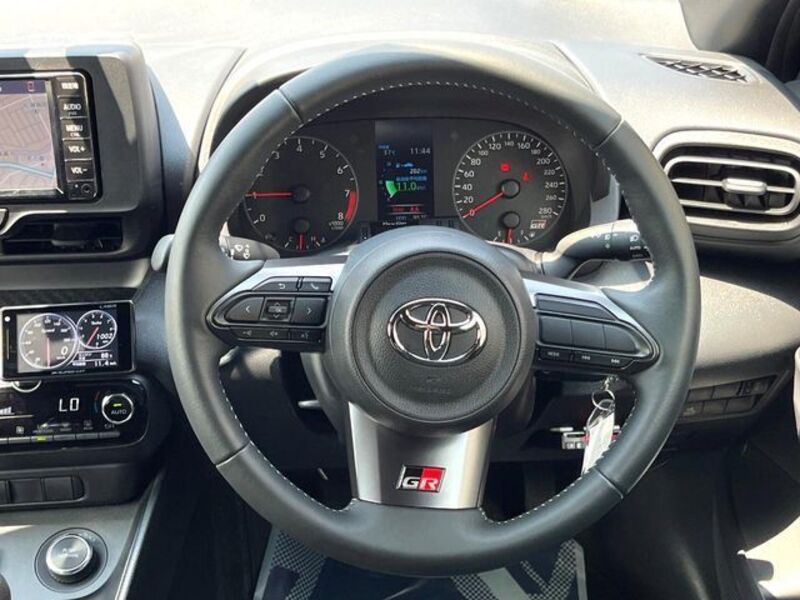 GR YARIS