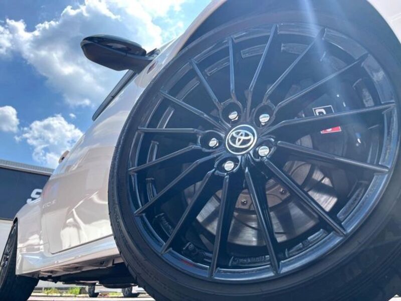 GR YARIS