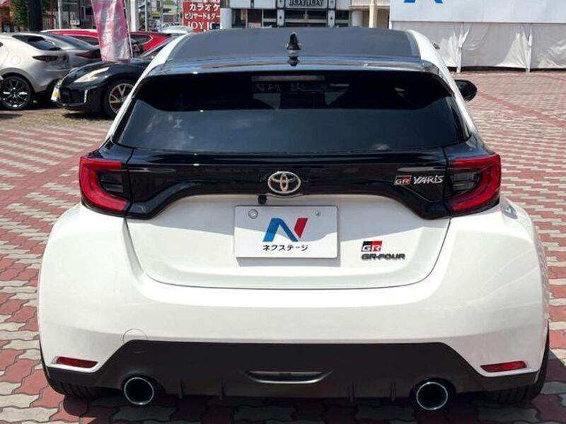 GR YARIS