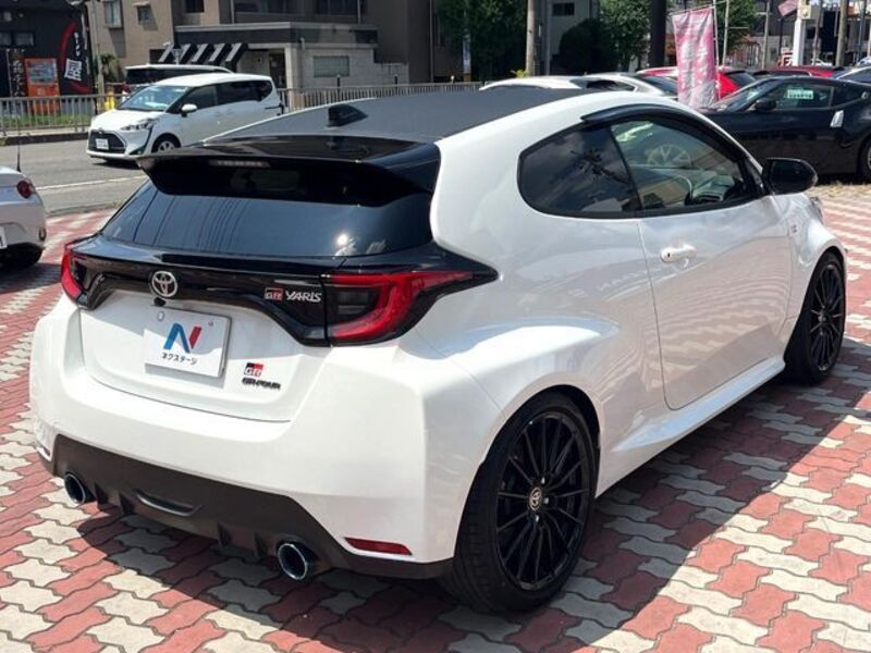 GR YARIS